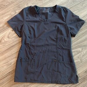 Medium Cherokee infinity scrub top